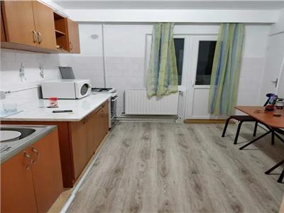 Apartament cu 3 camere, centrala termica, balcon mare inchis, ClujNapoca
